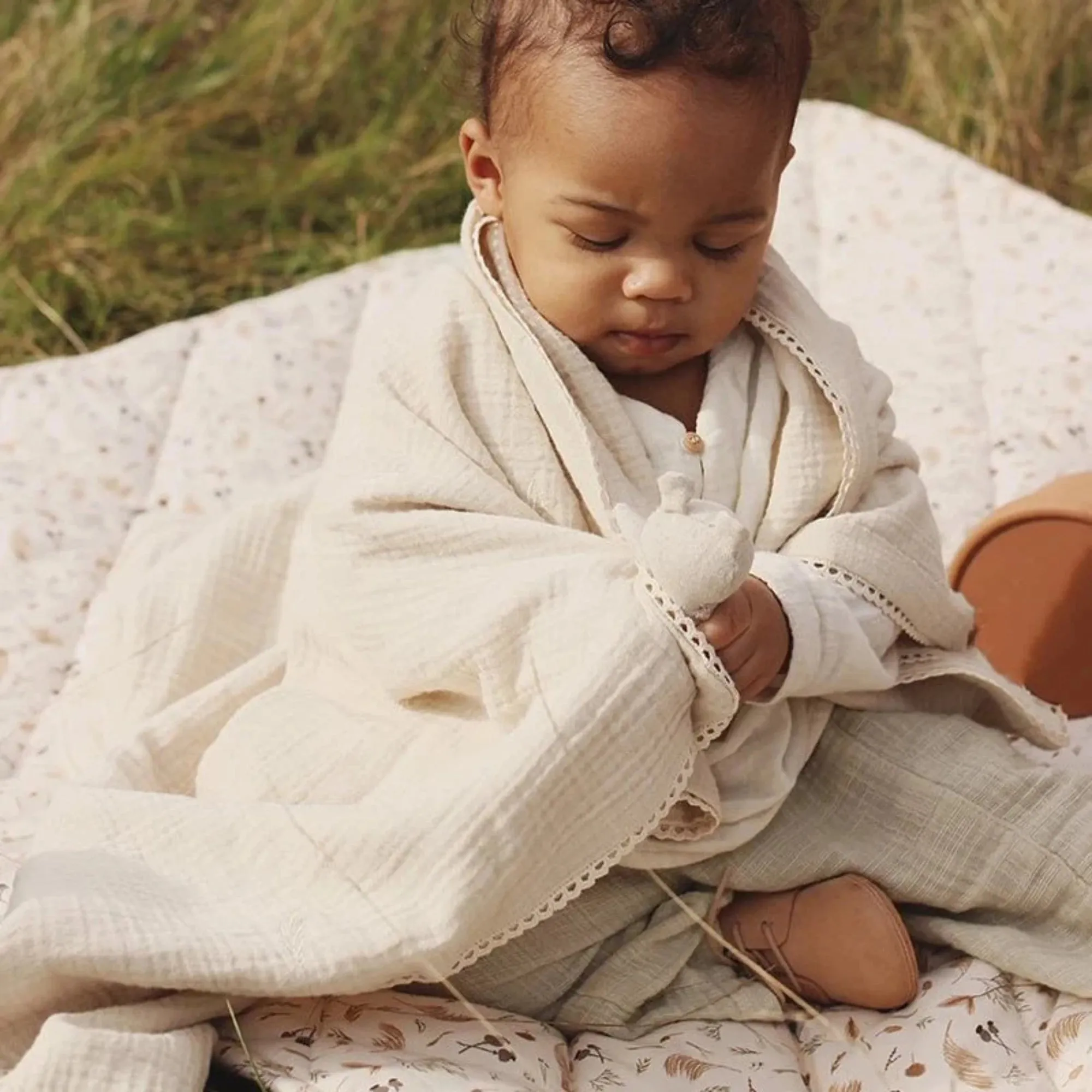 AVERY ROW Embroidered Muslin Blanket