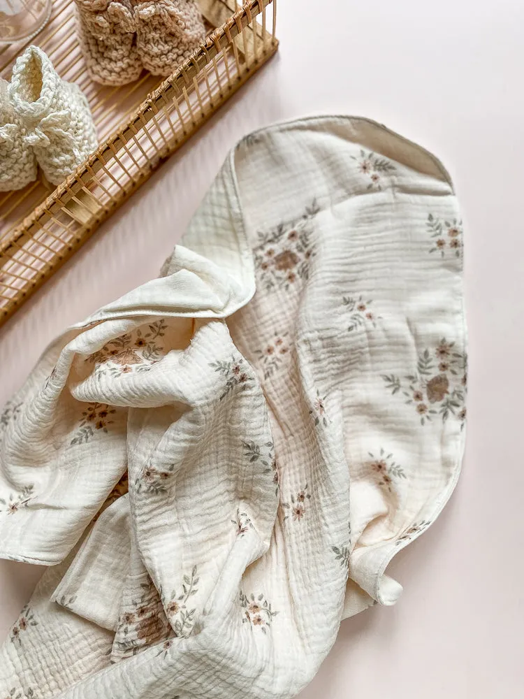 Baby blanket / delicate vintage floral