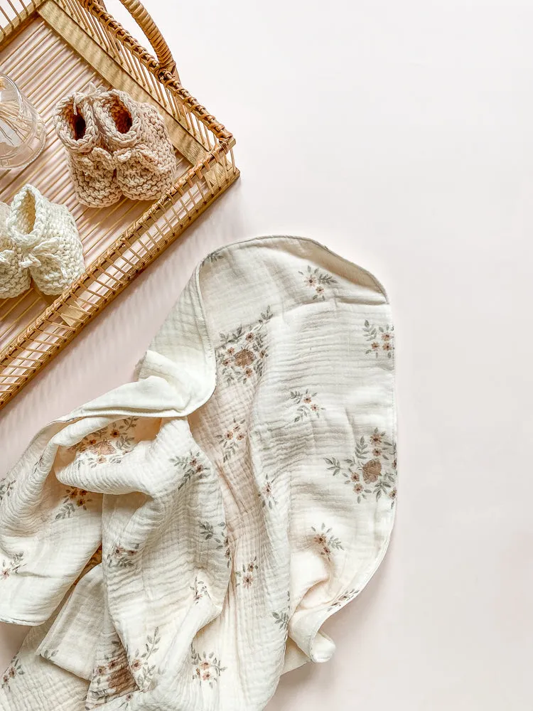 Baby blanket / delicate vintage floral