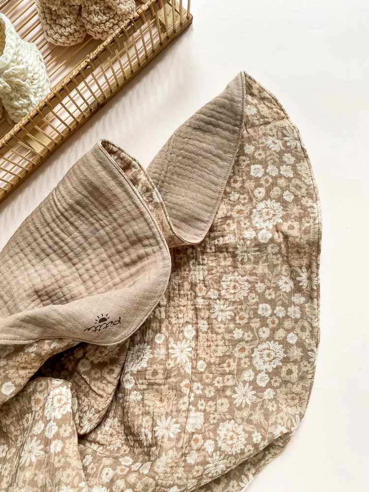 Baby blanket / vintage floral