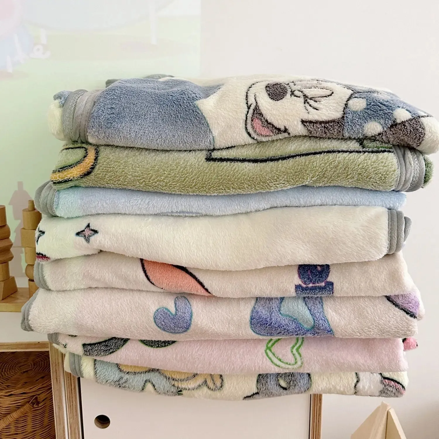 Cartoon Disney Kids Mickey Mouse Snowflake Fleece Blanket Thick Milk Coral Fleece Office Casual Blanket Single Lunch Break Blank (Copy)