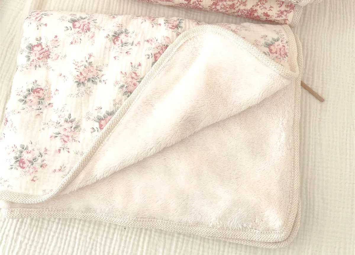 Earthy Cotton and Fluffy Fleece Blanket