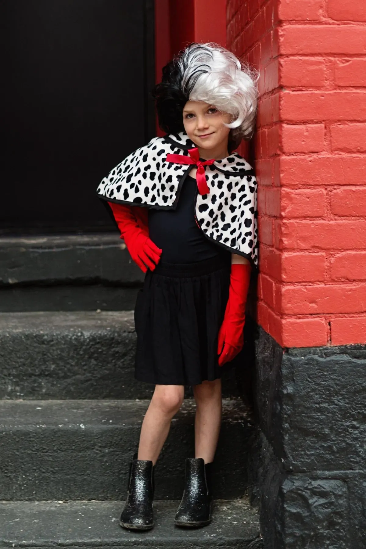 Ella de Vil Cape, Gloves, Wig