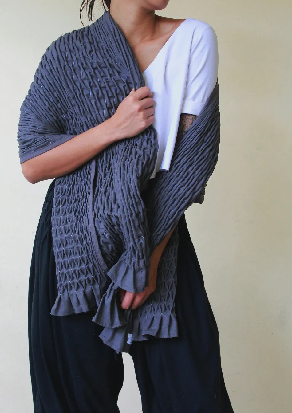 honeycomb shawl - gray