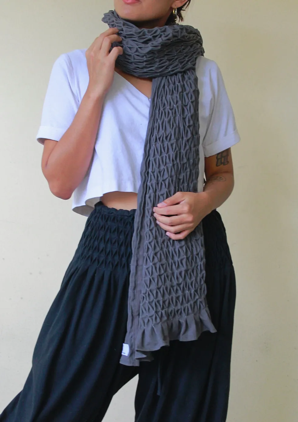 honeycomb shawl - gray