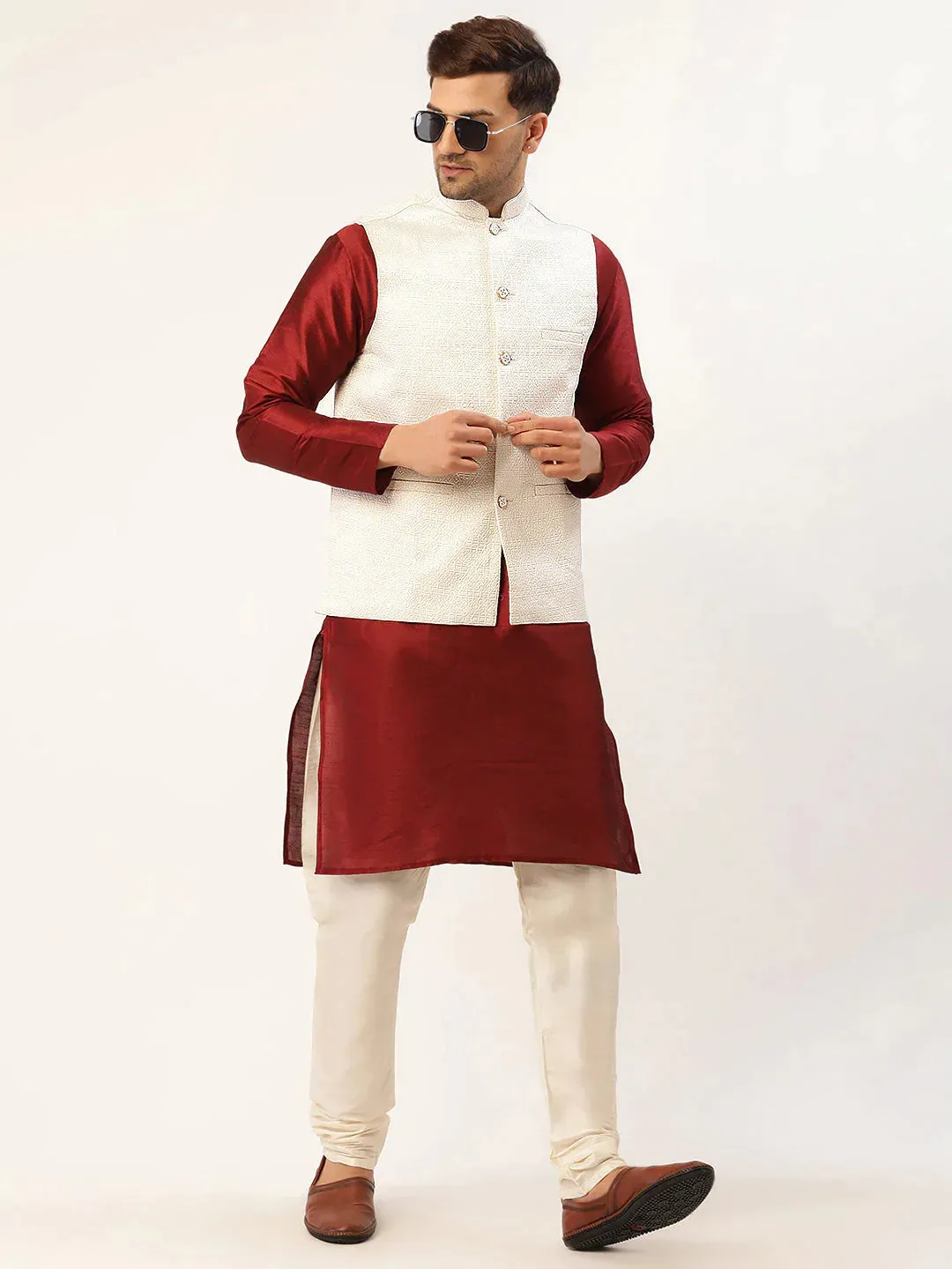 Men'S Solid Kurta Pyjama With White Embroidered Nehru Jacket