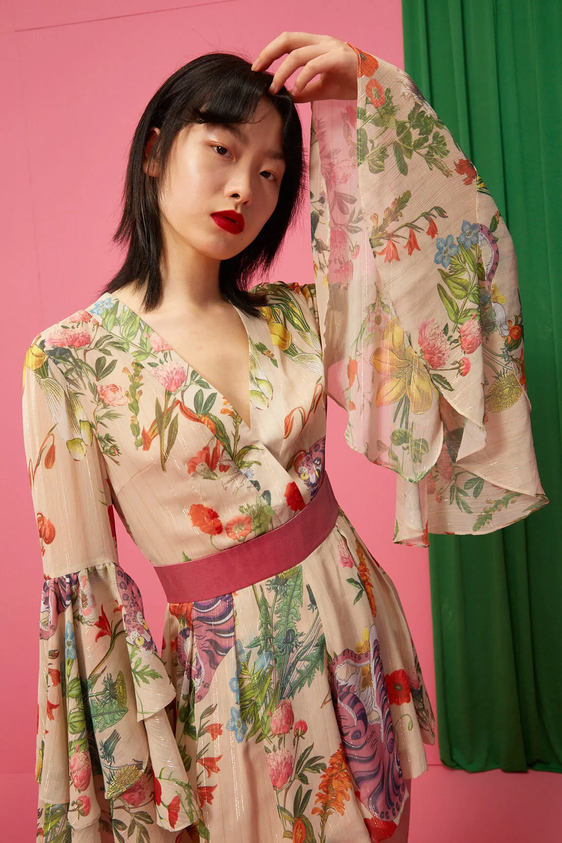 Mukzin | Deep V-neckline Floral Jumpsuit