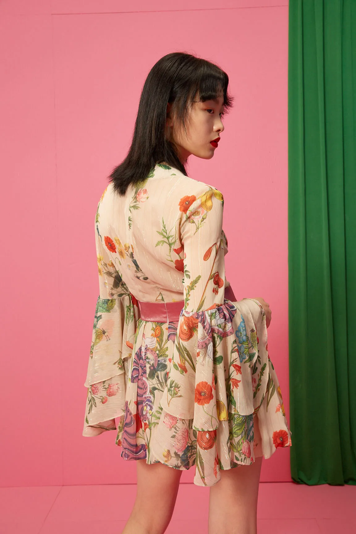Mukzin | Deep V-neckline Floral Jumpsuit