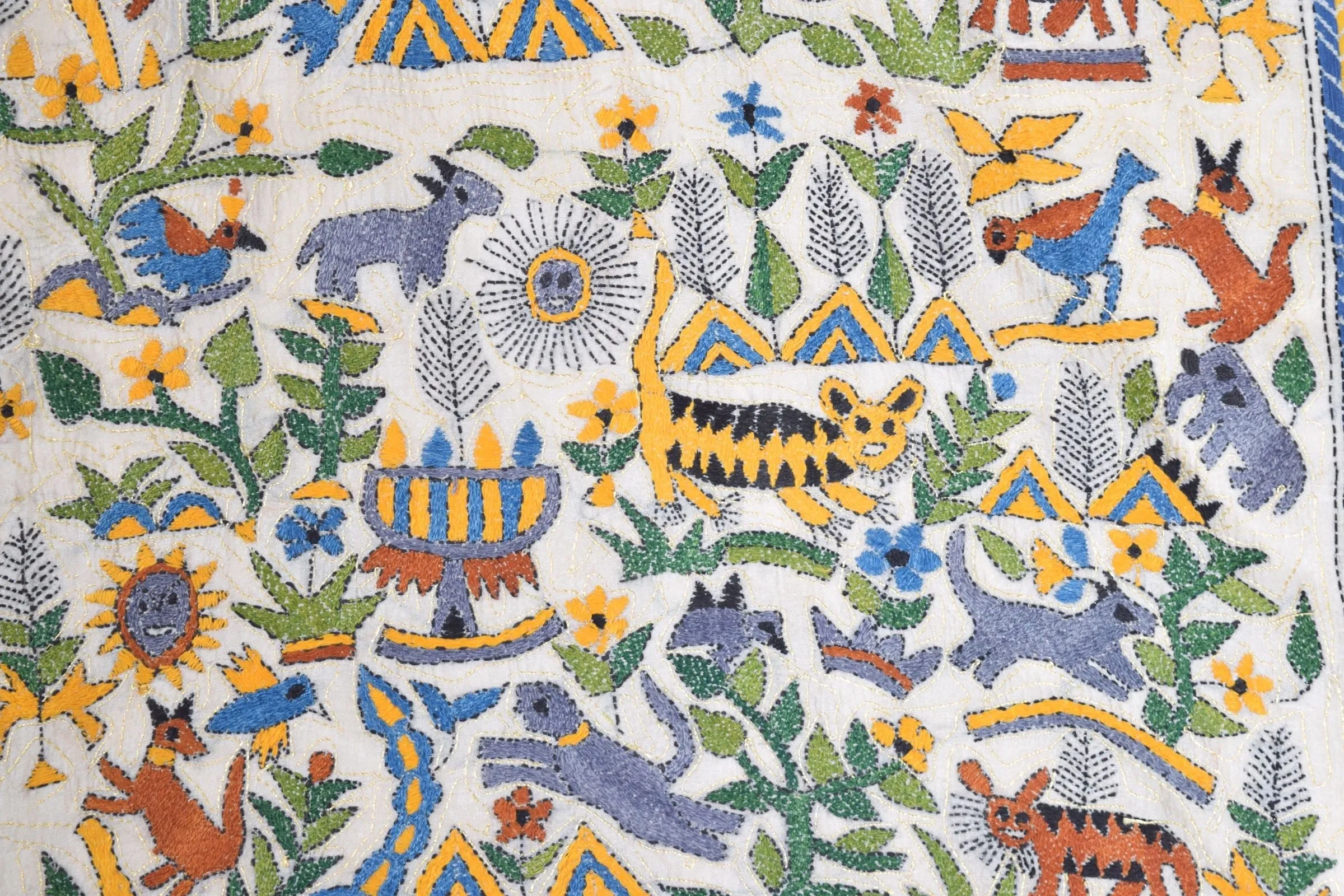 TR1 Indian embroidered silk table runner