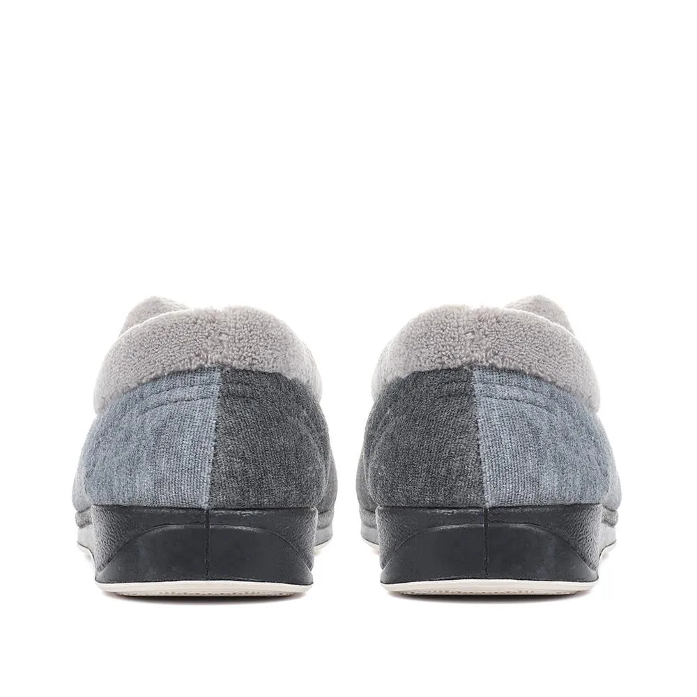 Wide Fit Antibacterial Slippers - QING32013 / 319 075
