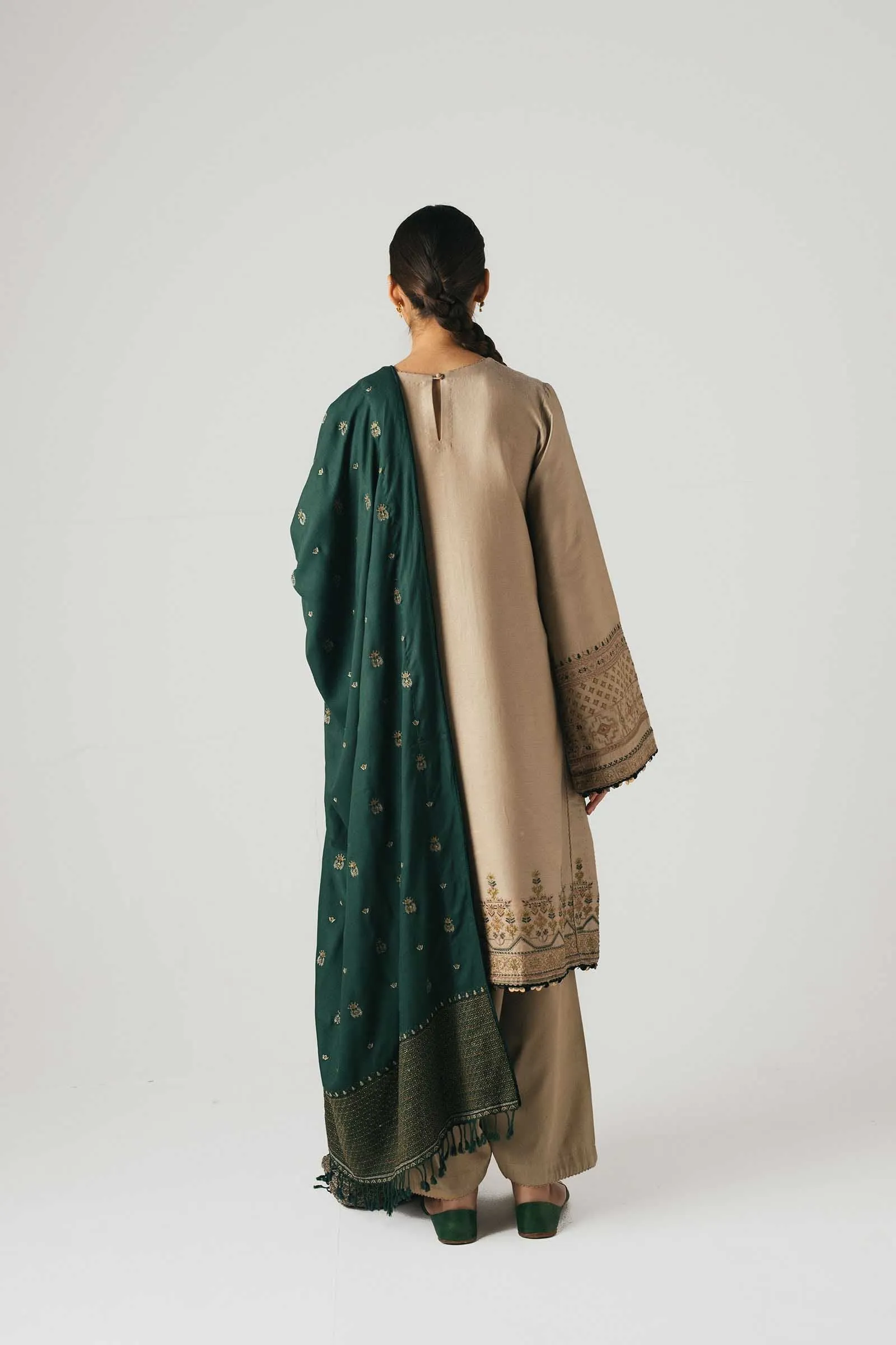 Zara Shahjahan Winter Collection (with Shawl) – Zohra